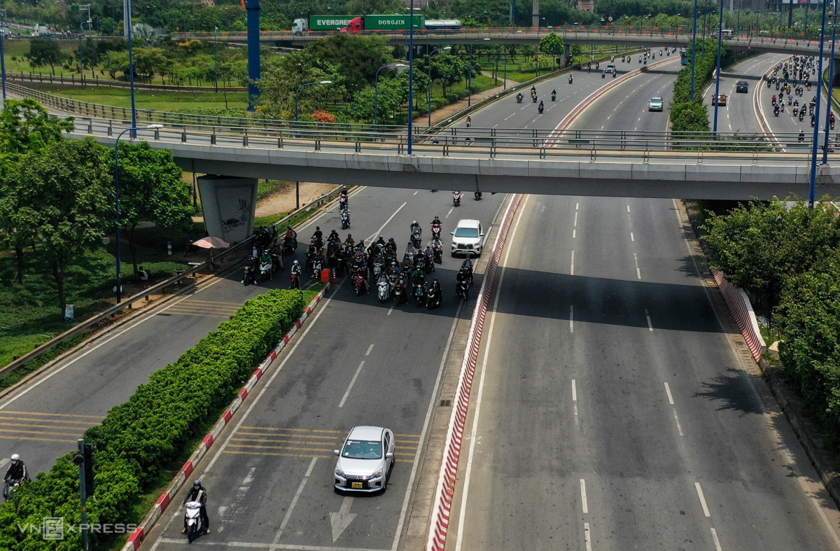 Thời tiết hôm nay (14-4): Miền Bắc tăng nhiệt, miền Nam nắng gắt 38 độ C